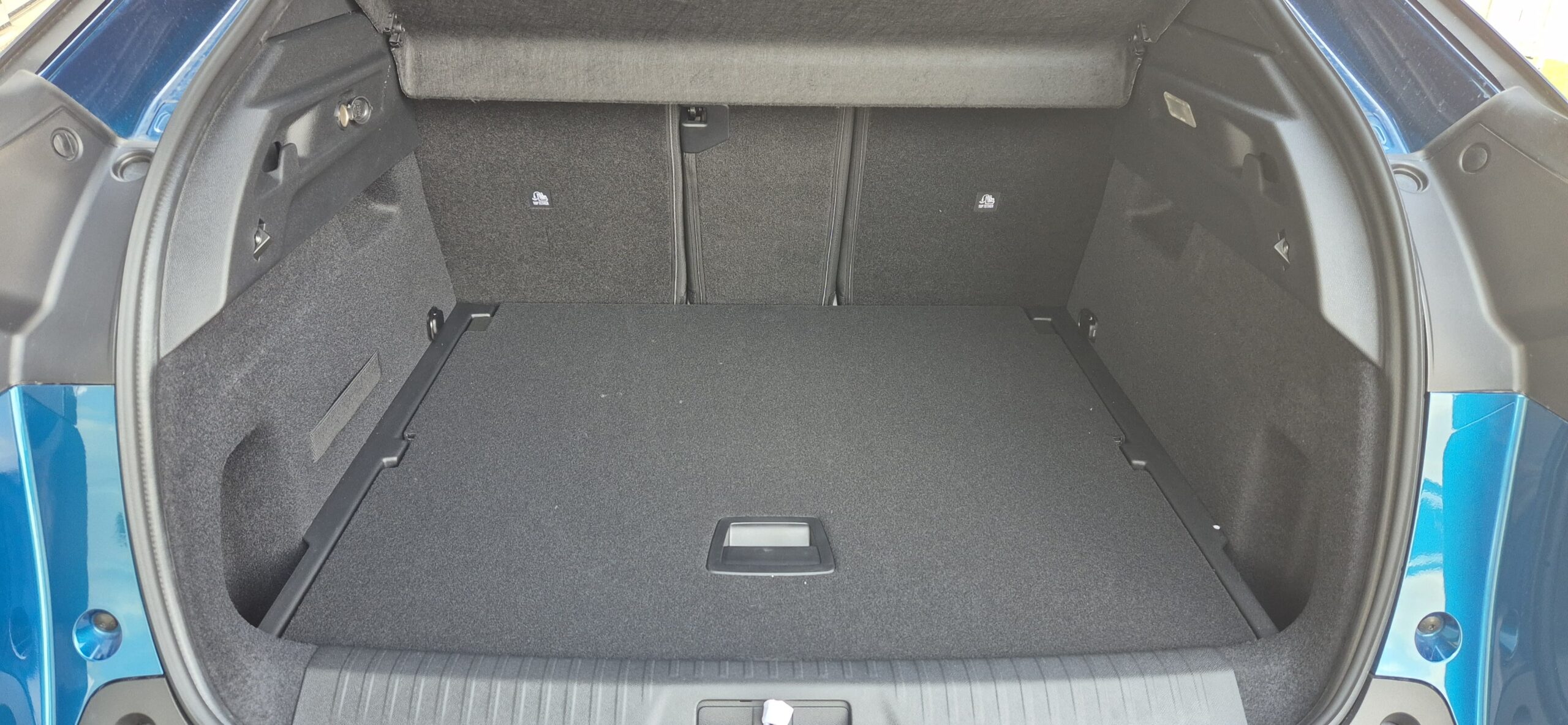 PEUGEOT 3008 Hybrid 145 e-DCS6 Allure