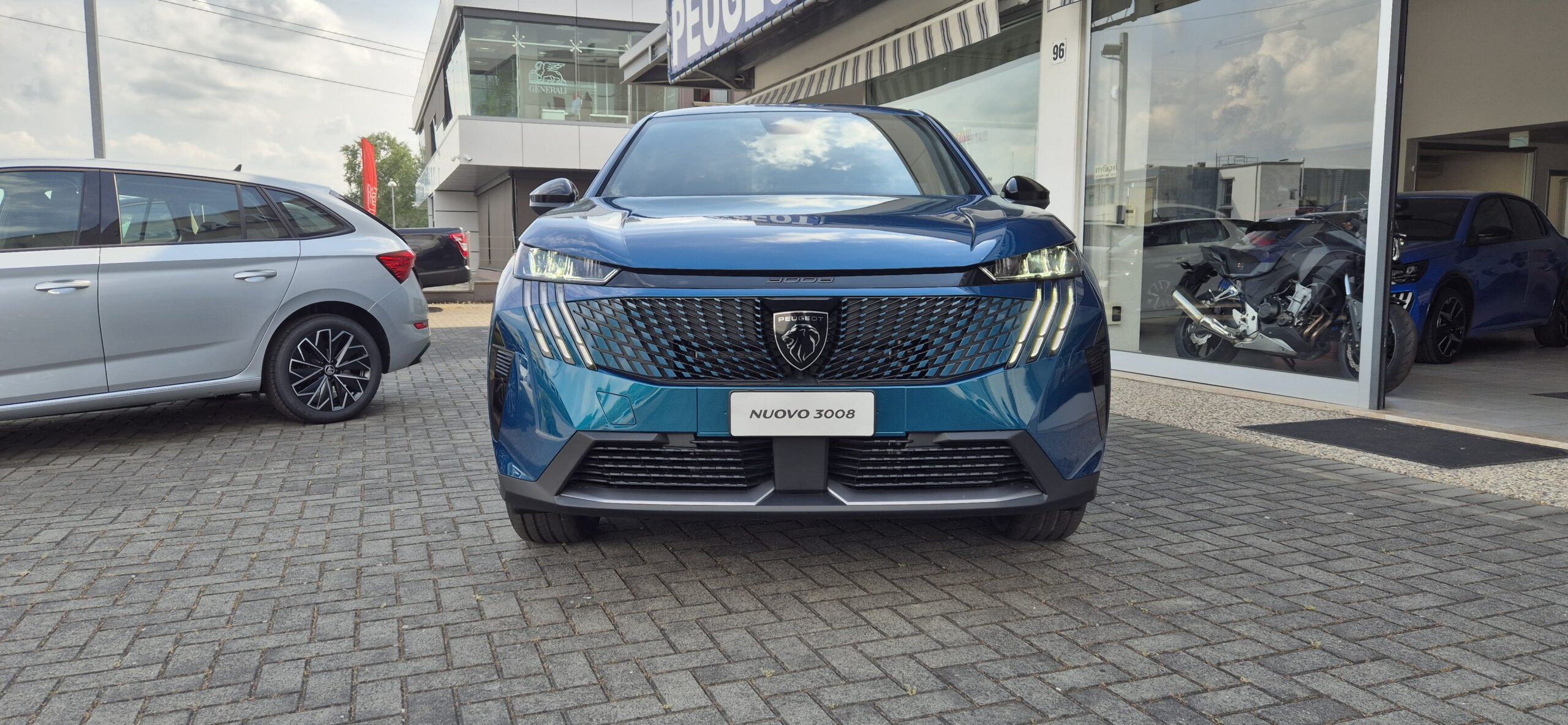 PEUGEOT 3008 Hybrid 145 e-DCS6 Allure