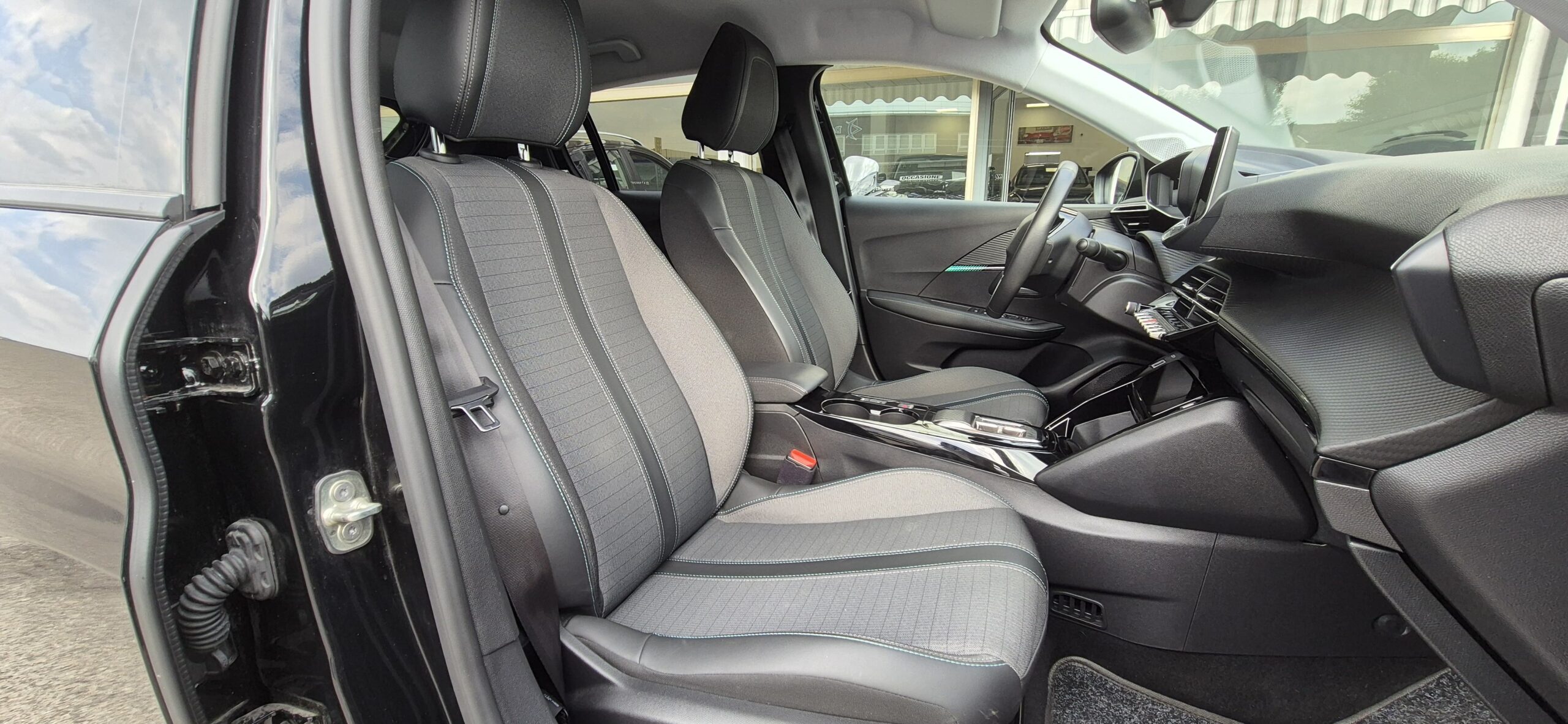 PEUGEOT 208 motore elettrico 136 CV 5 porte Allure Pack