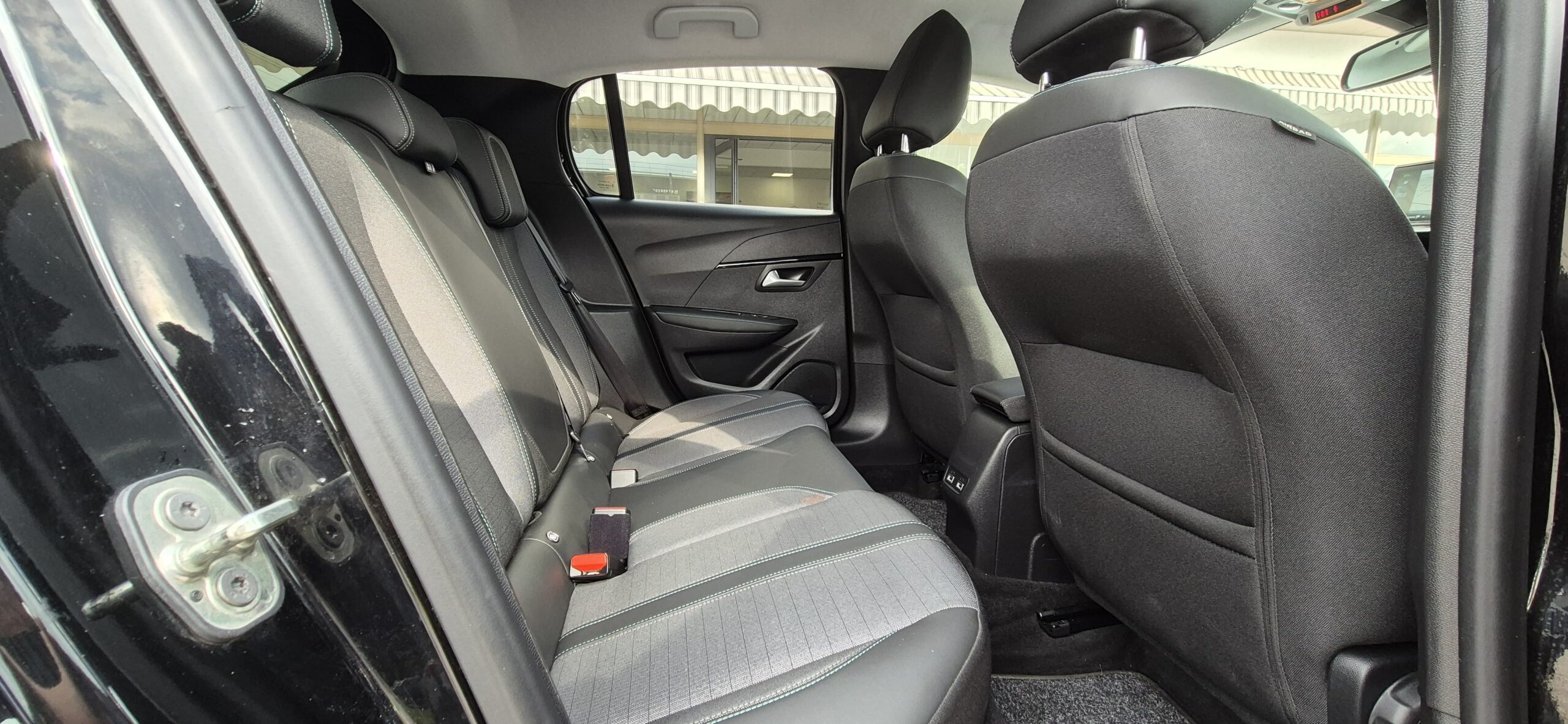 PEUGEOT 208 motore elettrico 136 CV 5 porte Allure Pack