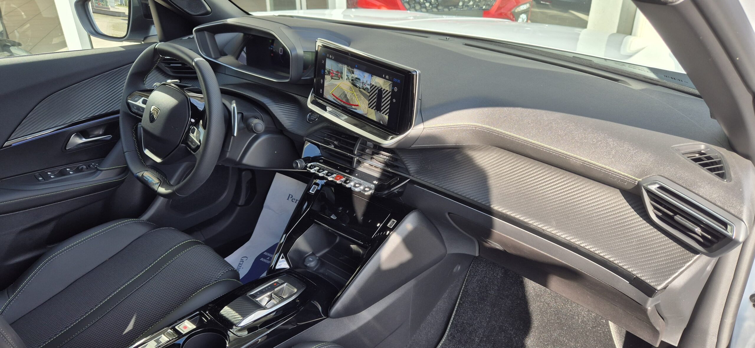 PEUGEOT 2008 Hybrid 145 e-DCS6 GT
