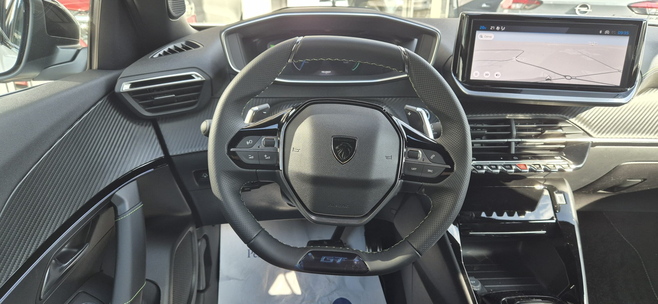 PEUGEOT 2008 Hybrid 145 e-DCS6 GT