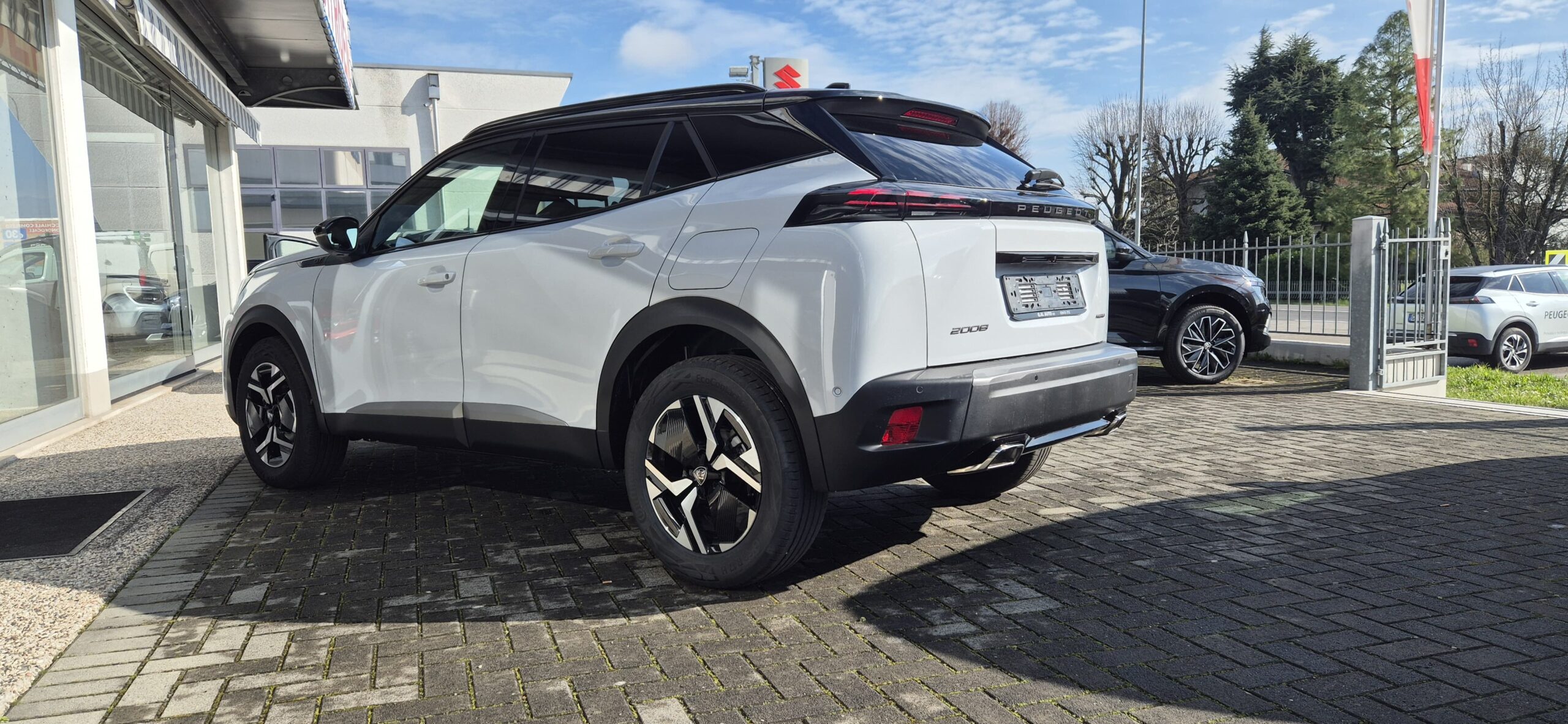 PEUGEOT 2008 Hybrid 145 e-DCS6 GT