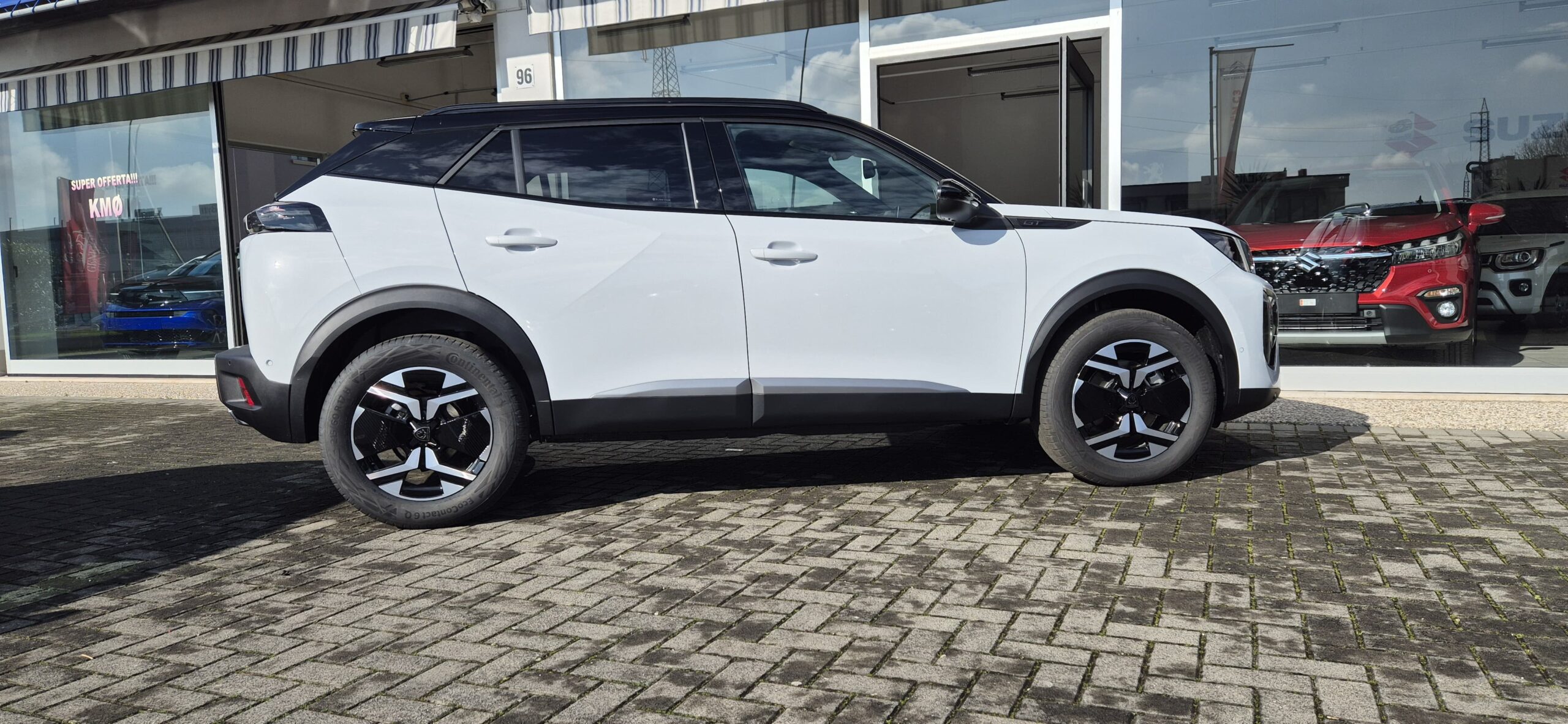 PEUGEOT 2008 Hybrid 145 e-DCS6 GT