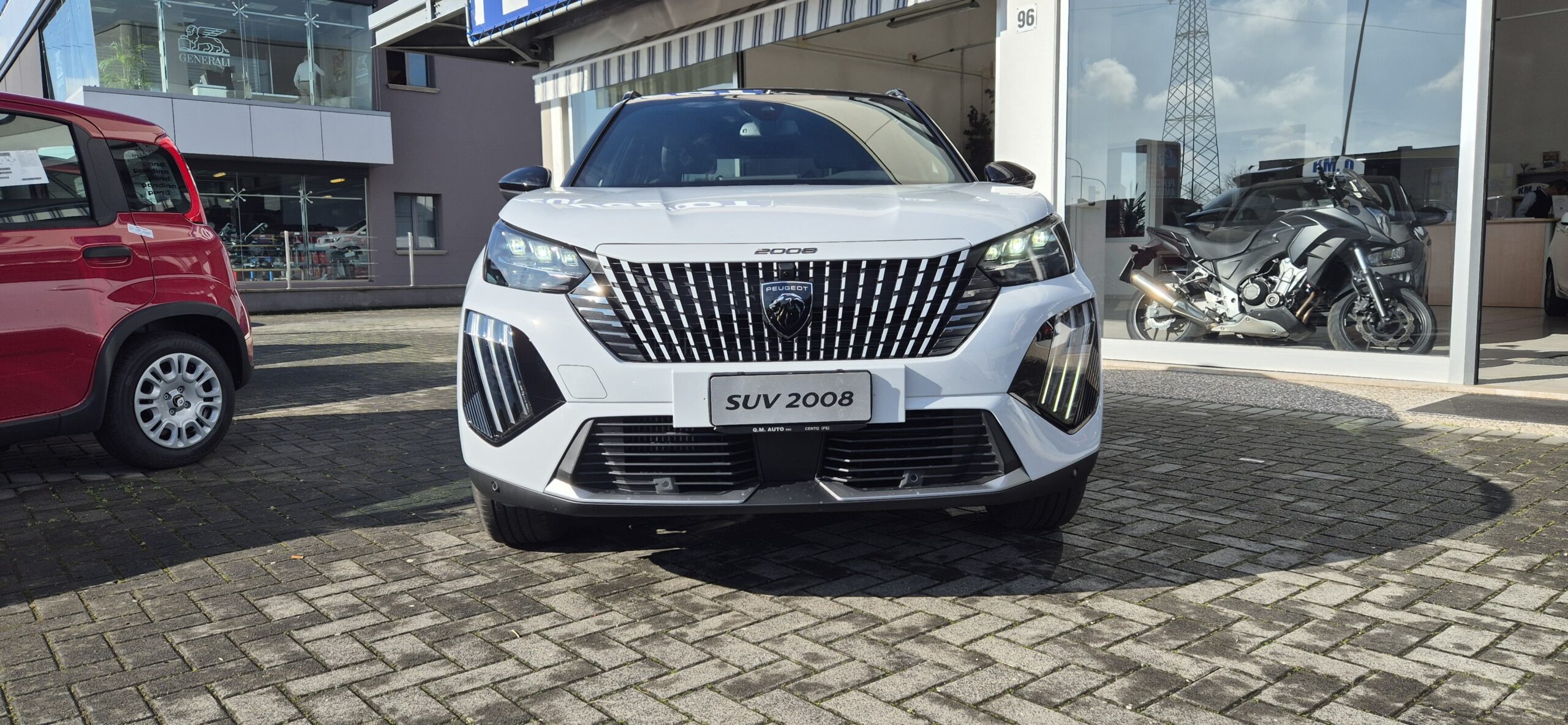 PEUGEOT 2008 Hybrid 145 e-DCS6 GT