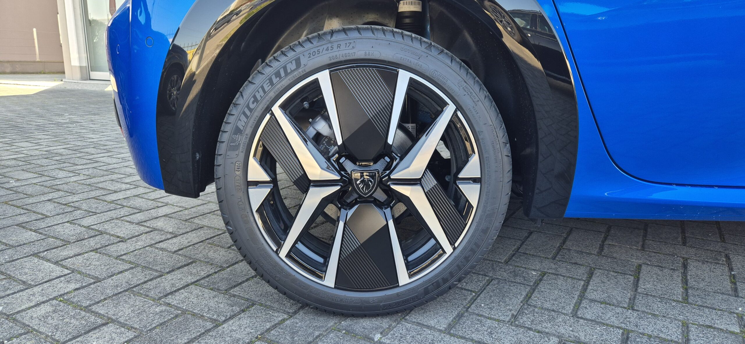 PEUGEOT 208 Hybrid 145 e-DCS6 GT