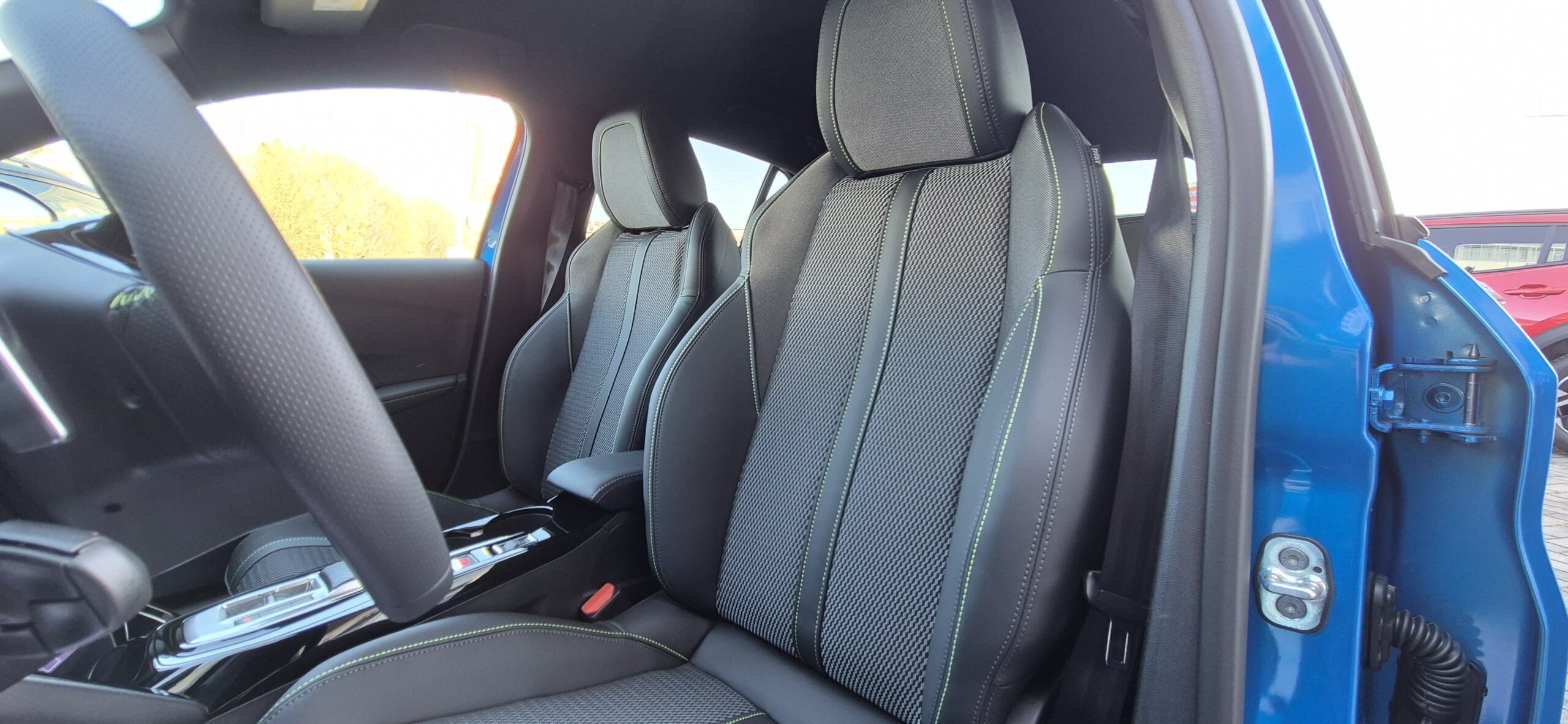 PEUGEOT 208 Hybrid 145 e-DCS6 GT