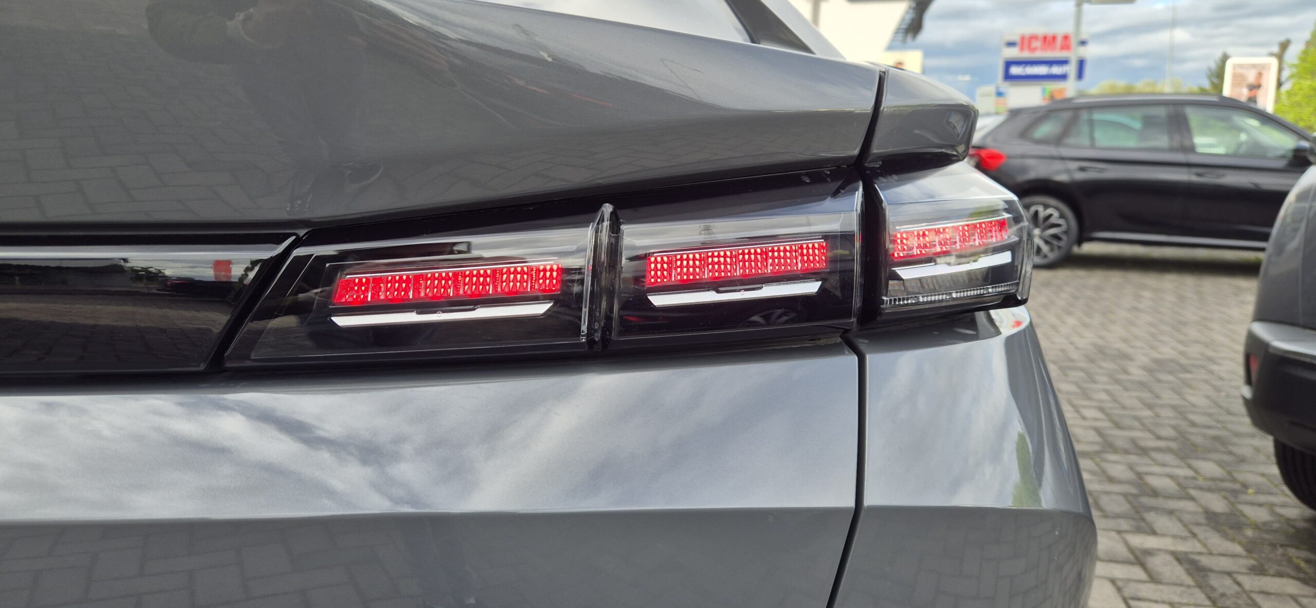 PEUGEOT 408 PureTech 130 S&S EAT8 Allure