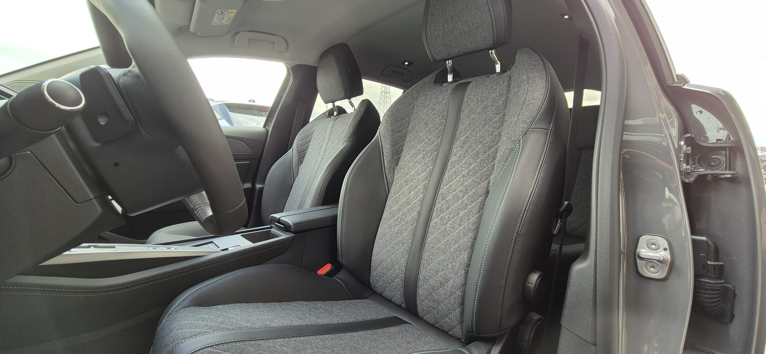 PEUGEOT 408 PureTech 130 S&S EAT8 Allure