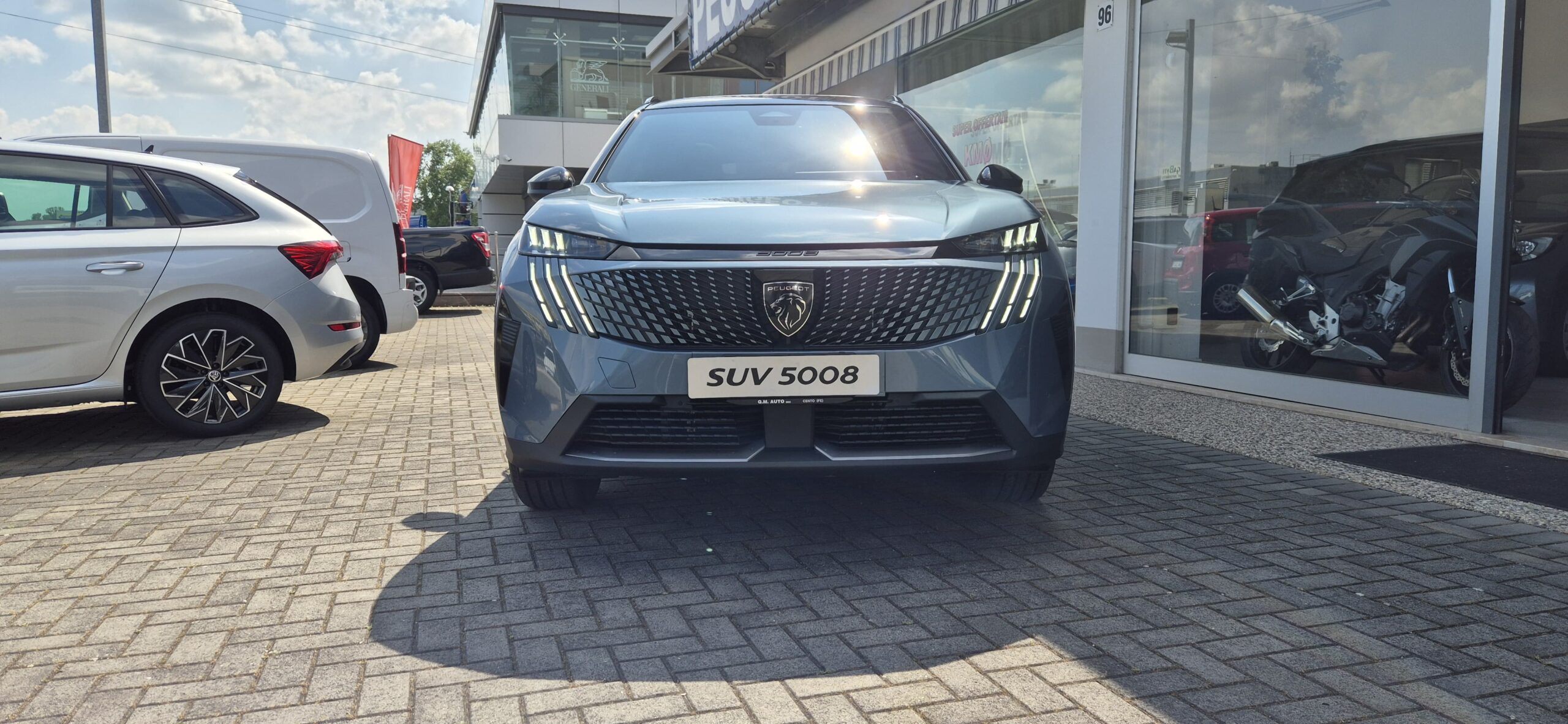 PEUGEOT 5008 Hybrid 145 e-DCS6 GT