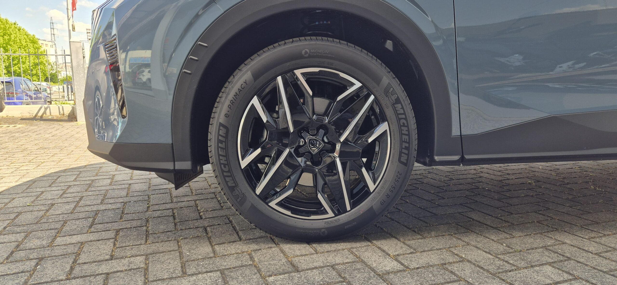 PEUGEOT 5008 Hybrid 145 e-DCS6 GT