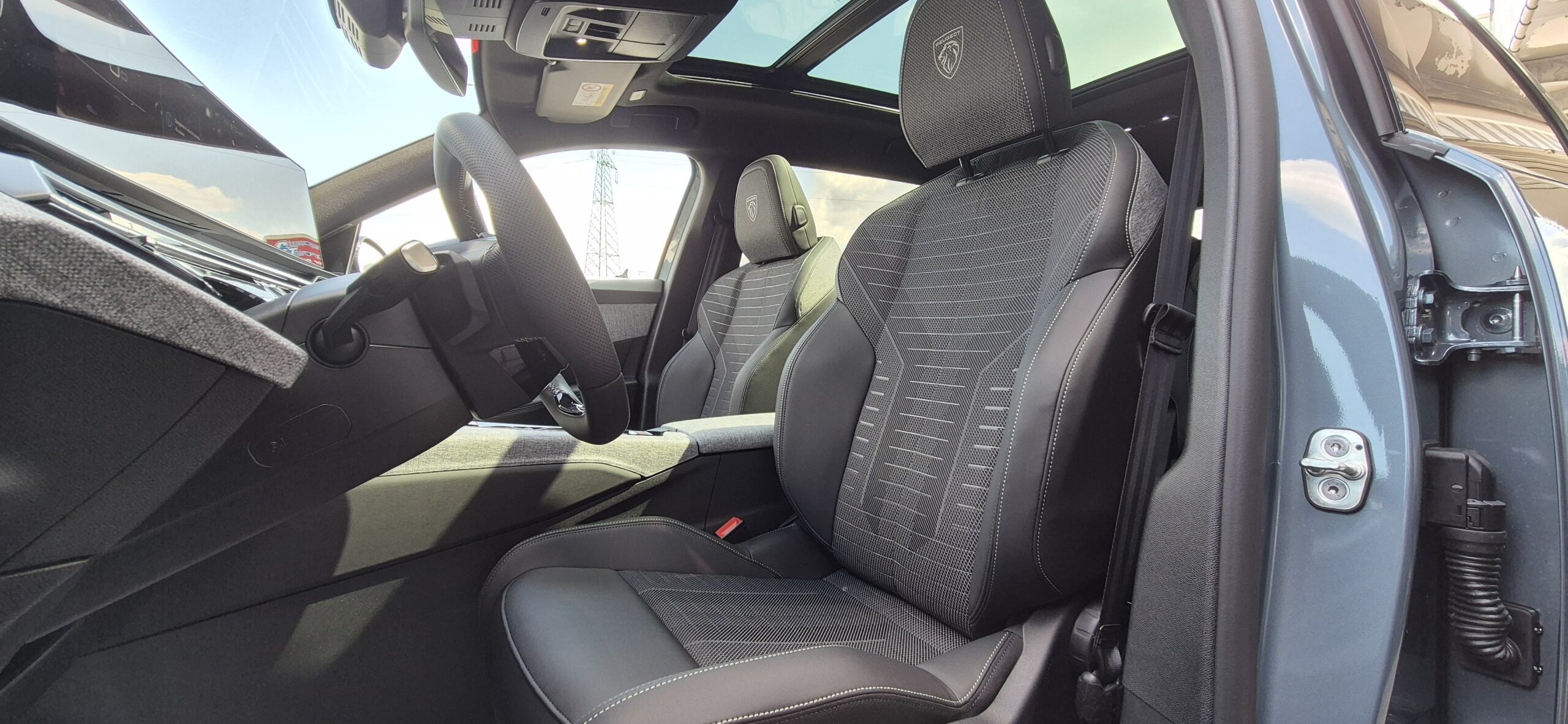 PEUGEOT 5008 Hybrid 145 e-DCS6 GT