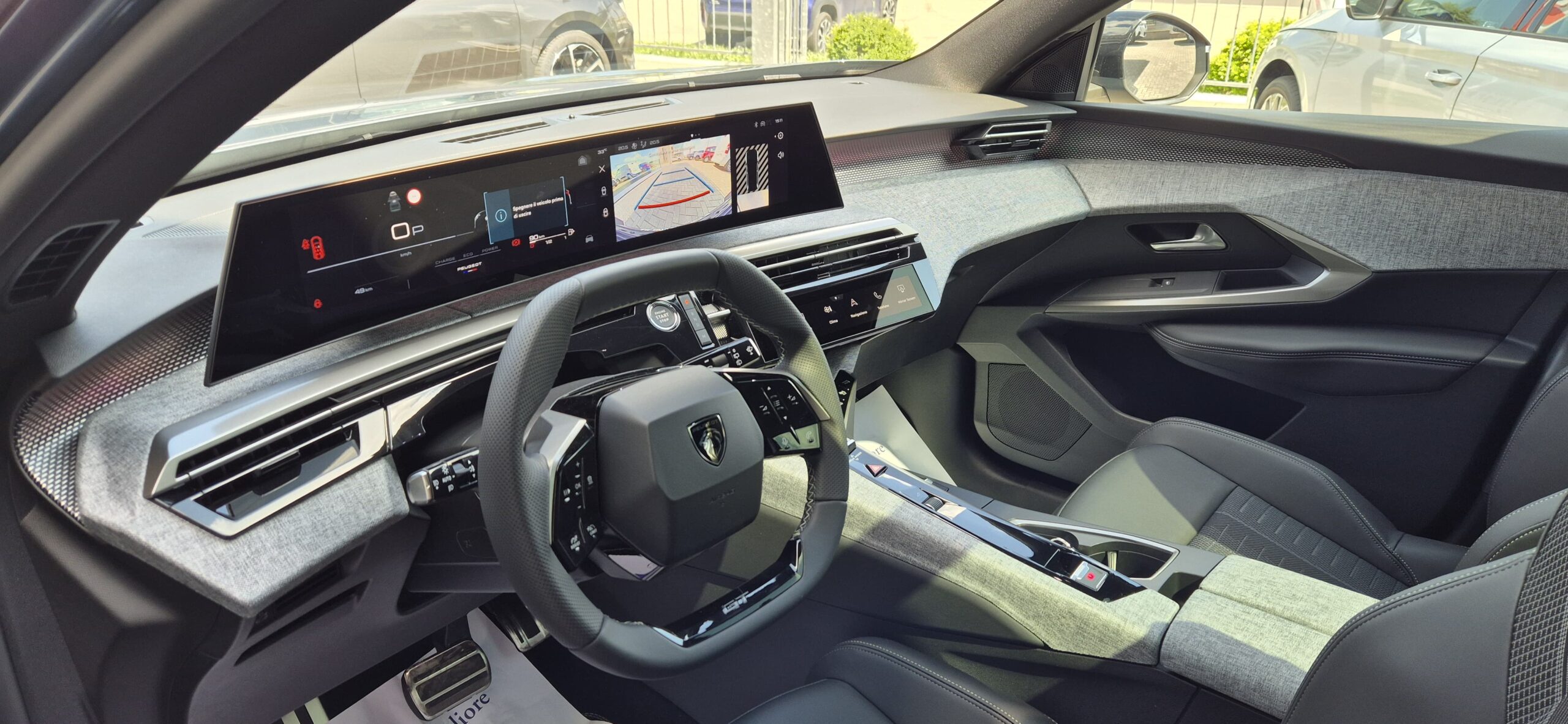 PEUGEOT 5008 Hybrid 145 e-DCS6 GT