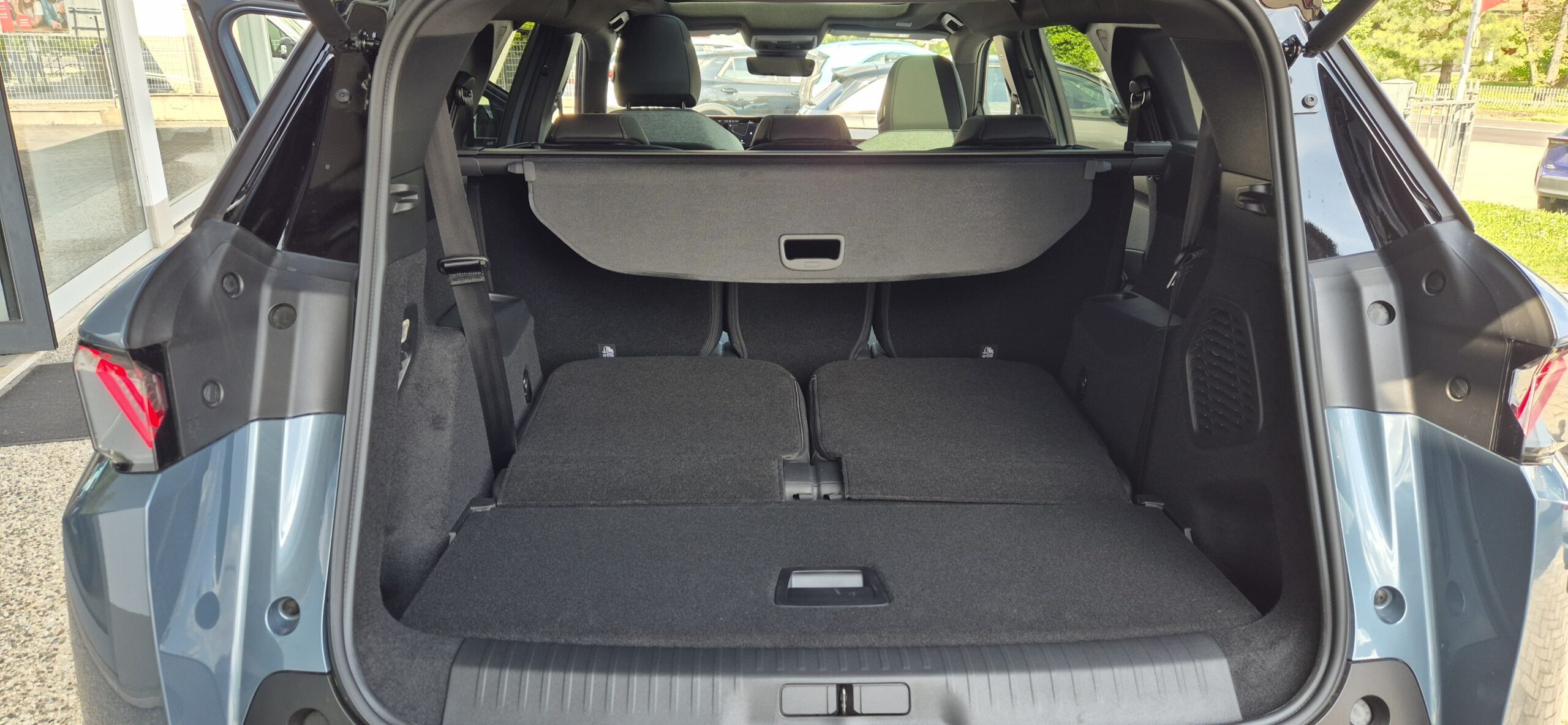 PEUGEOT 5008 Hybrid 145 e-DCS6 GT