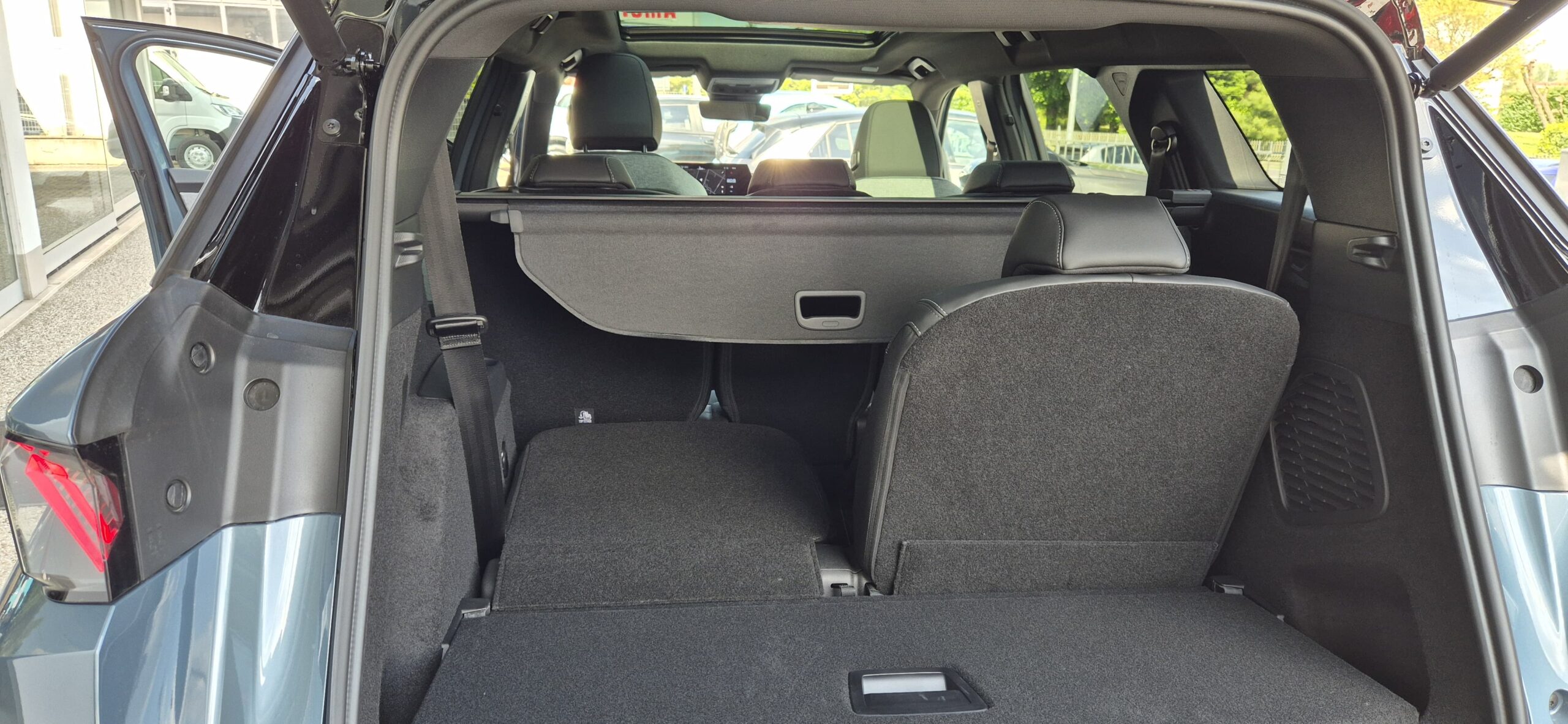 PEUGEOT 5008 Hybrid 145 e-DCS6 GT