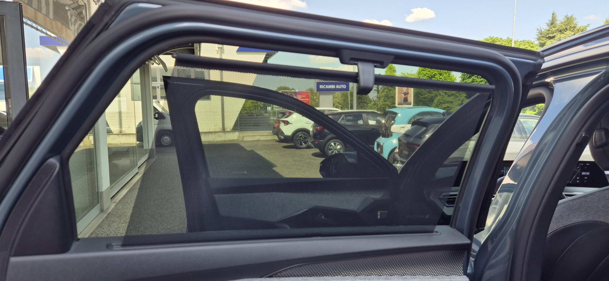 PEUGEOT 5008 Hybrid 145 e-DCS6 GT