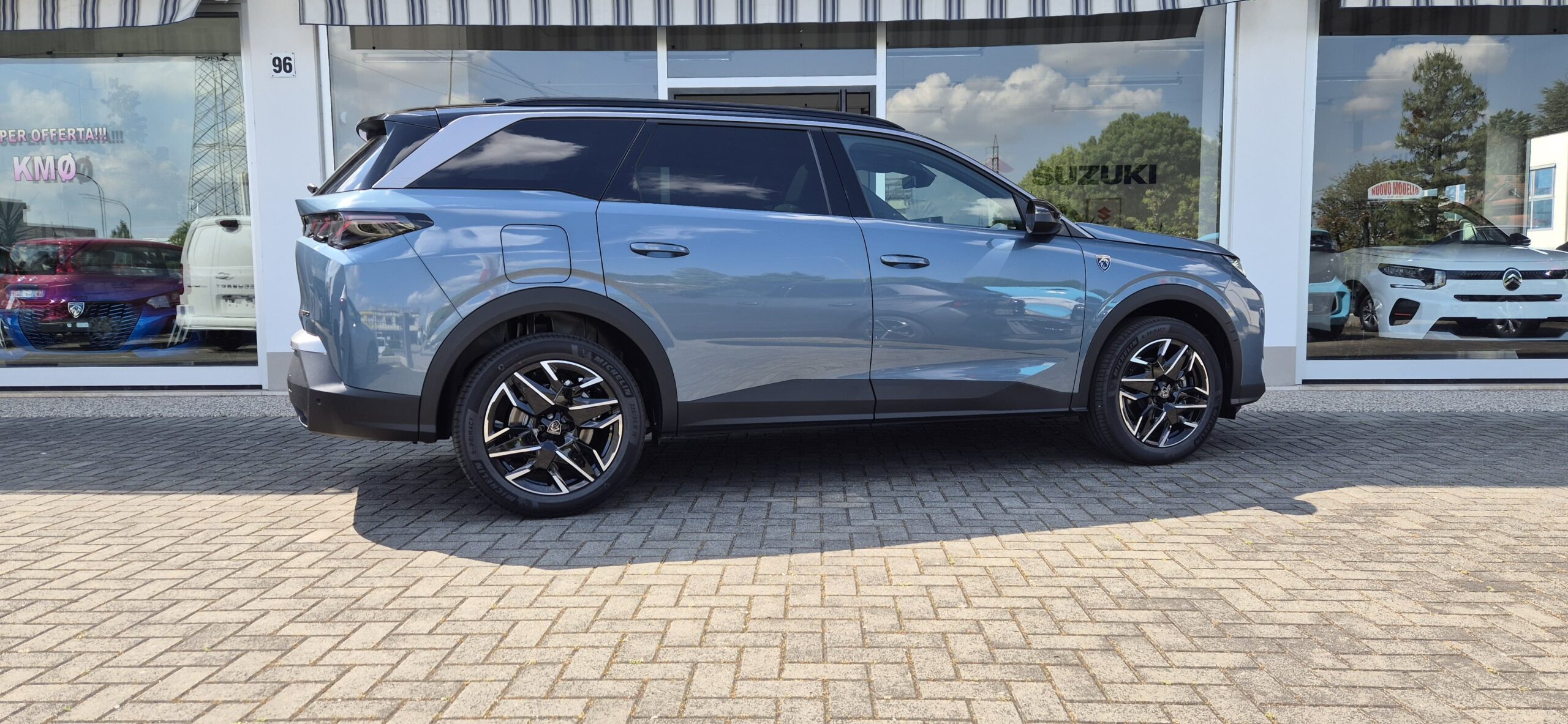 PEUGEOT 5008 Hybrid 145 e-DCS6 GT