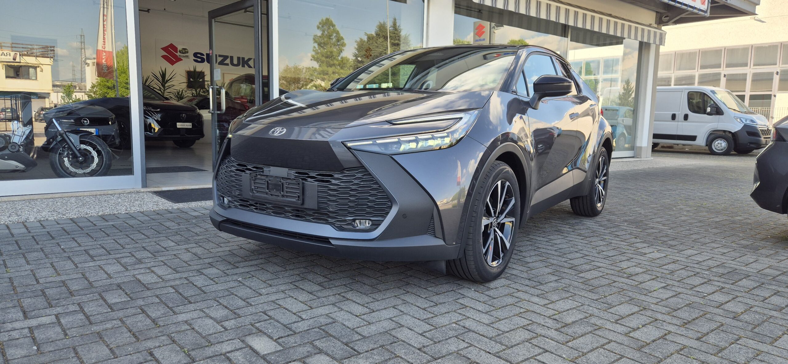 TOYOTA C-HR 1.8 HV Trend