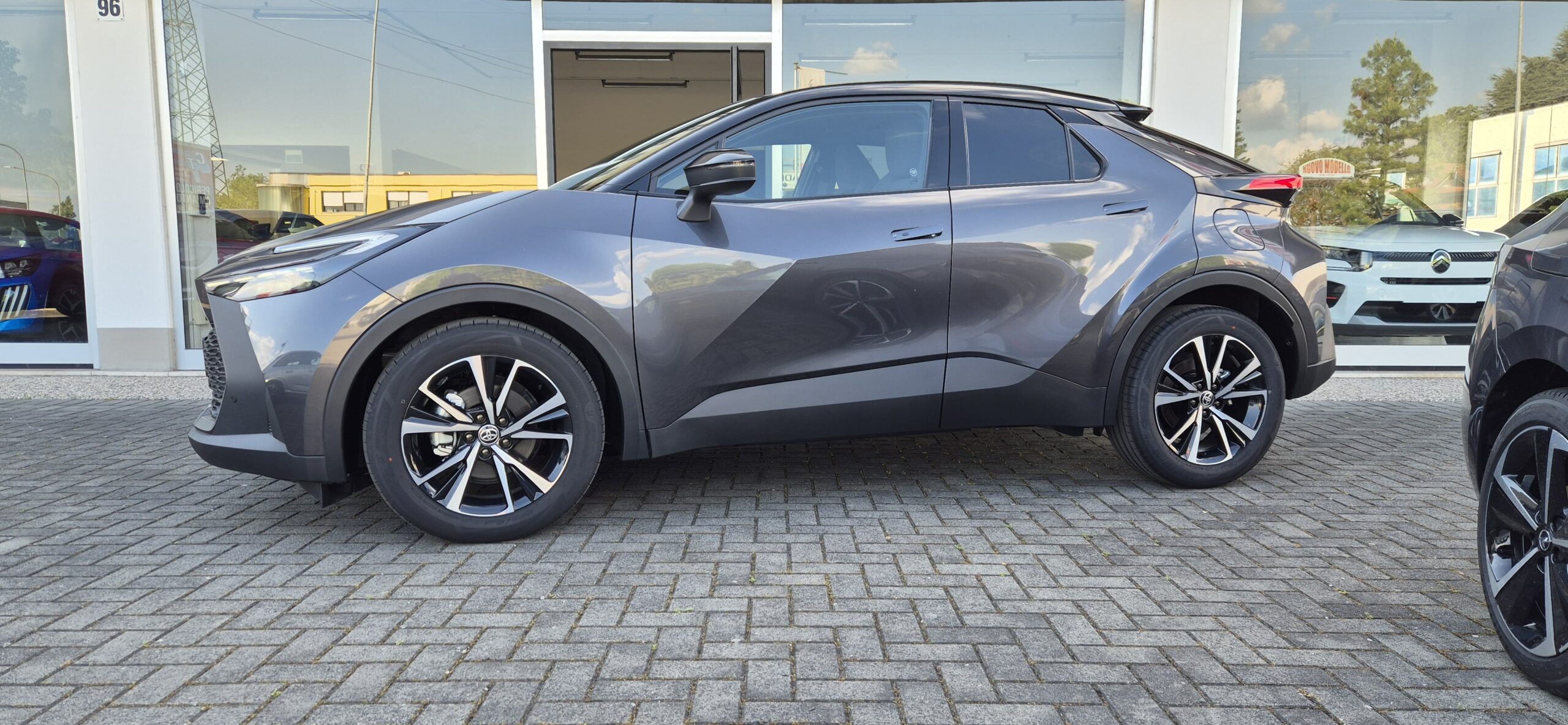 TOYOTA C-HR 1.8 HV Trend