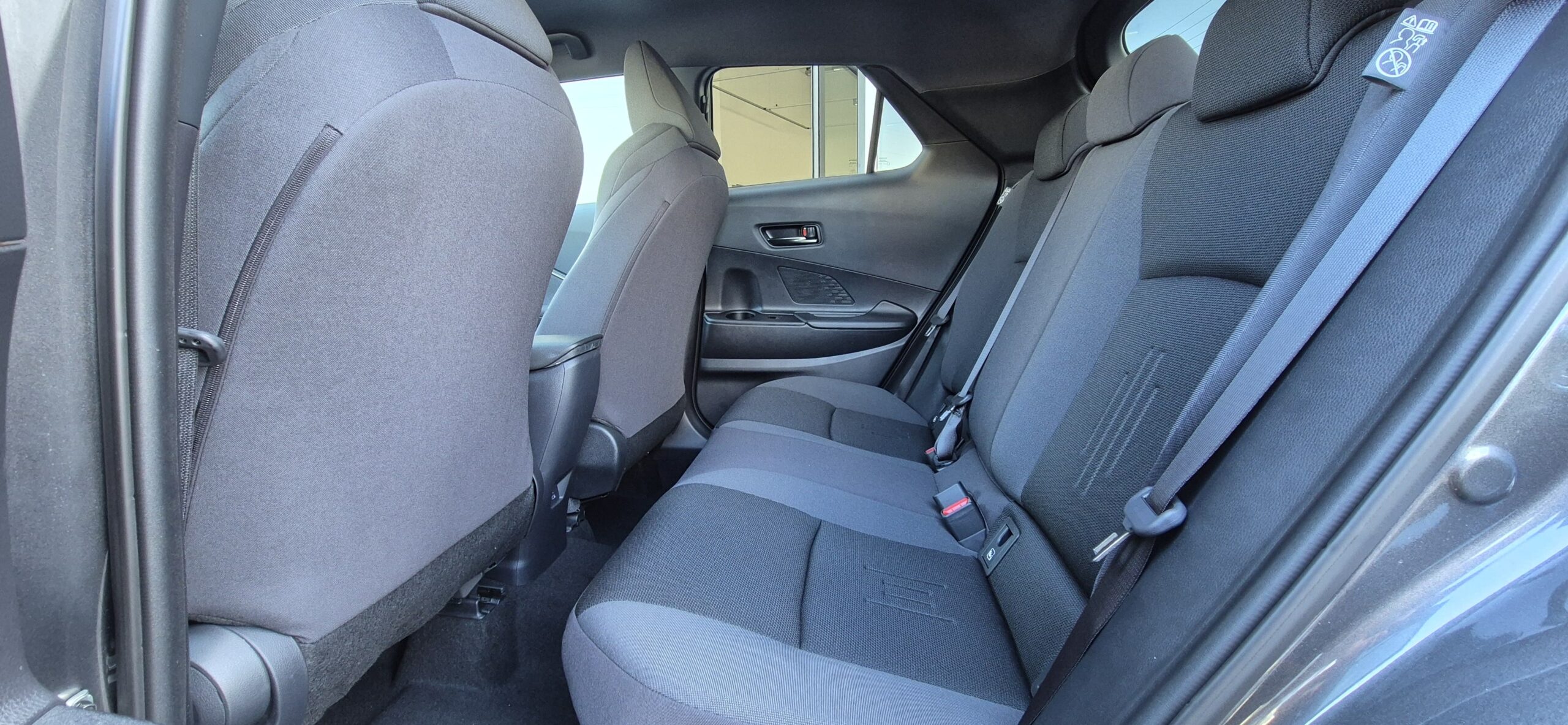 TOYOTA C-HR 1.8 HV Trend