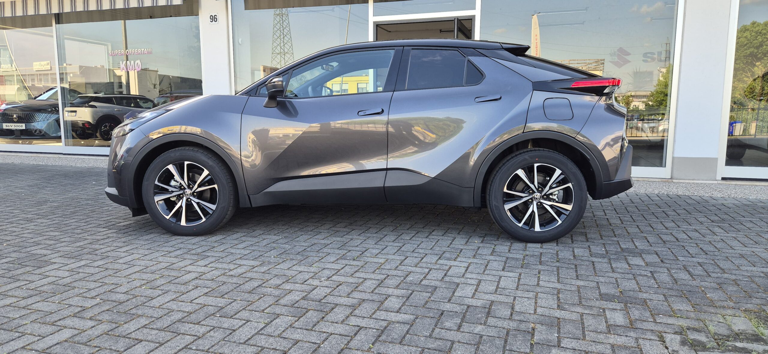 TOYOTA C-HR 1.8 HV Trend