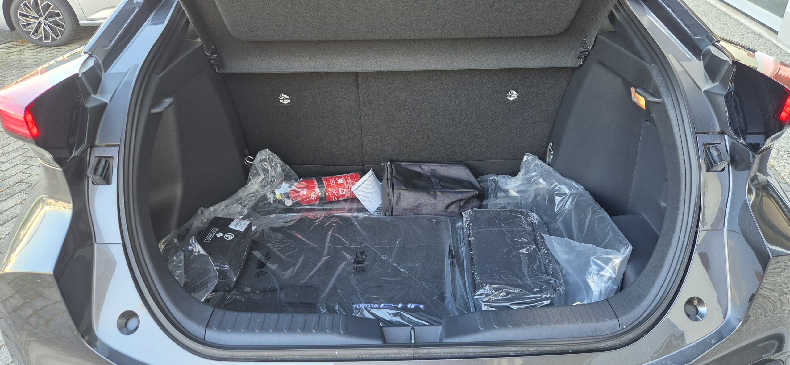 TOYOTA C-HR 1.8 HV Trend