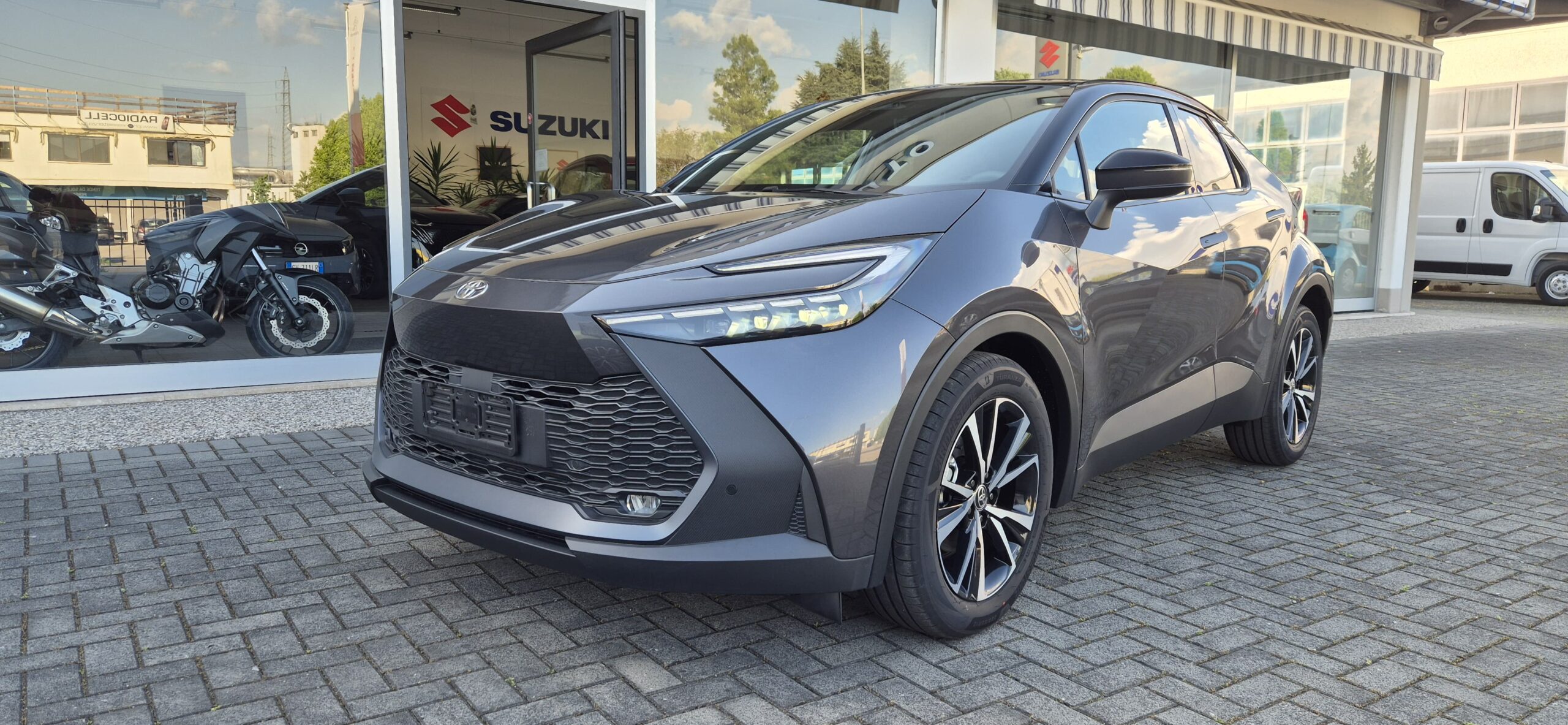 TOYOTA C-HR 1.8 HV Trend