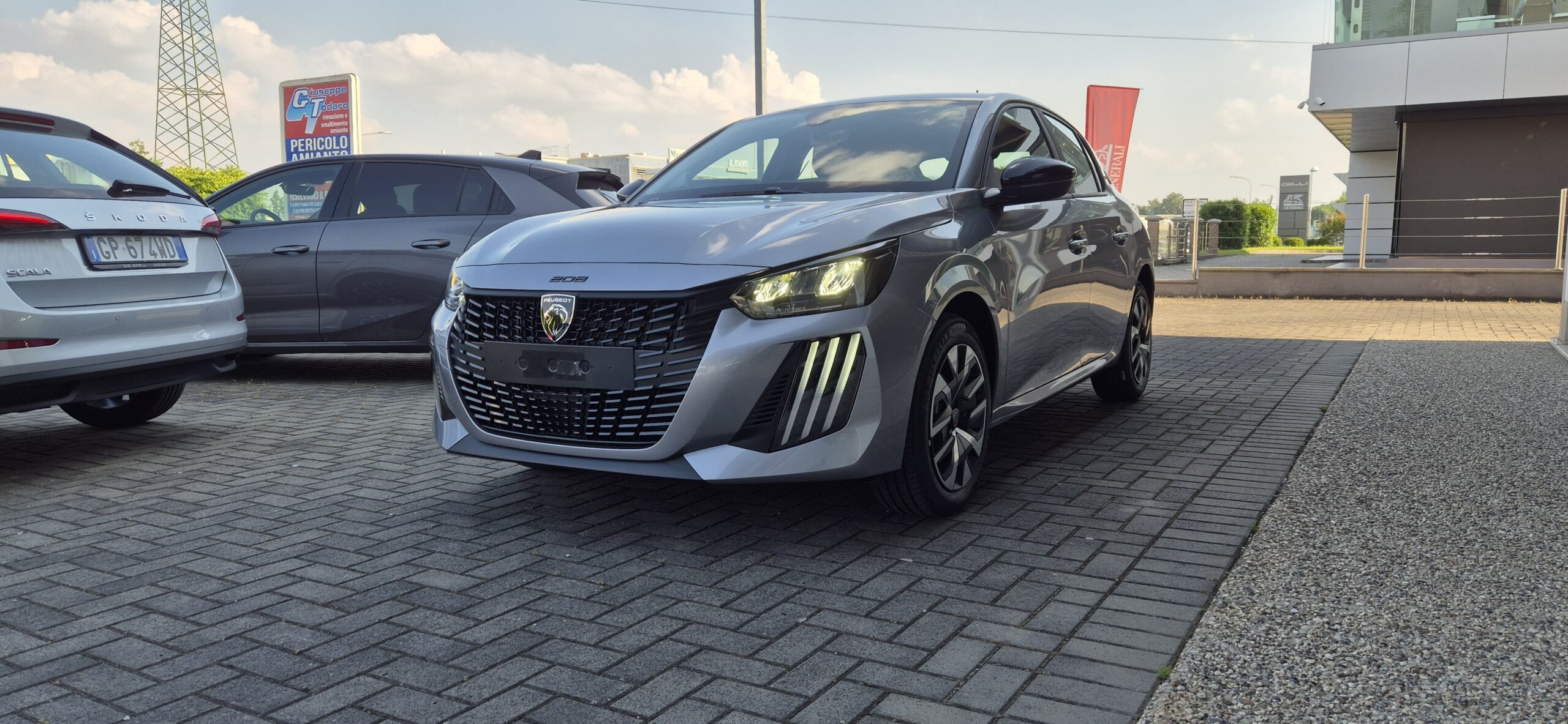 PEUGEOT 208 Hybrid 110 e-DCS6 Style