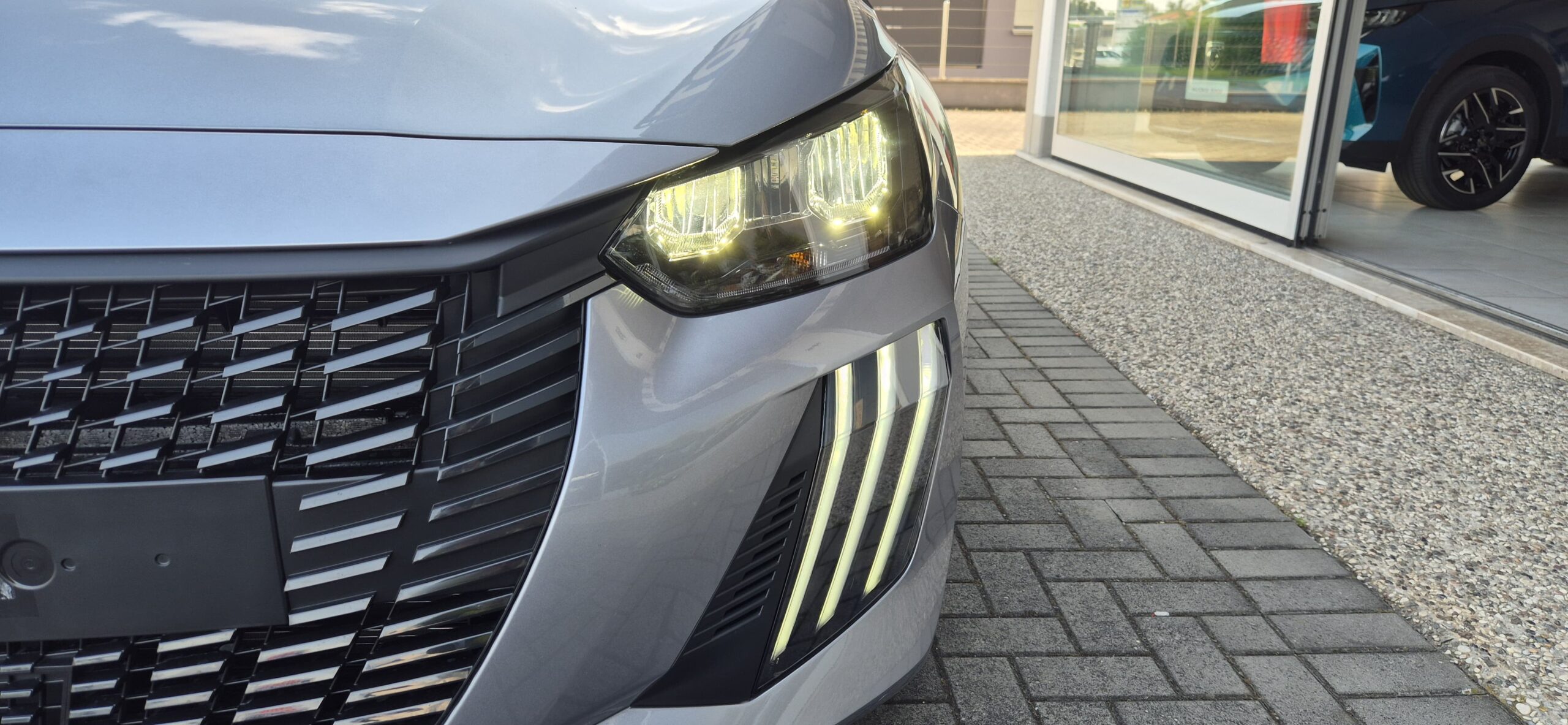 PEUGEOT 208 Hybrid 110 e-DCS6 Style