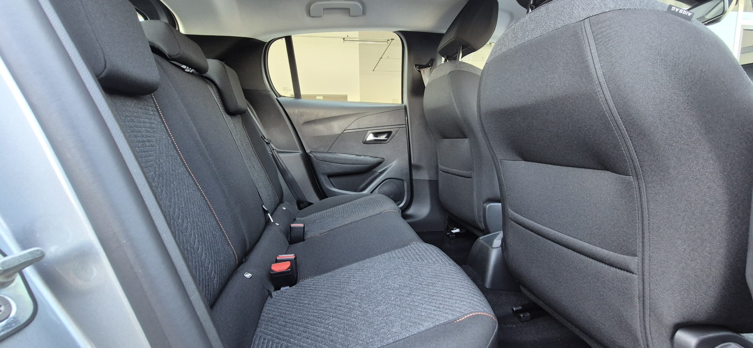 PEUGEOT 208 Hybrid 110 e-DCS6 Style