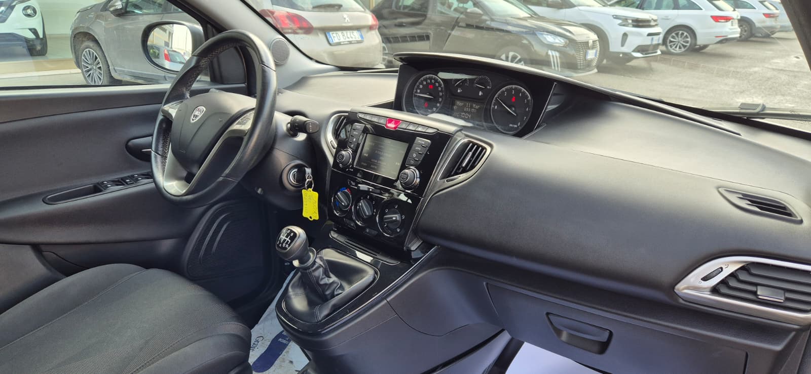 Lancia Ypsilon 1.0 Hybrid Ecochic Gold