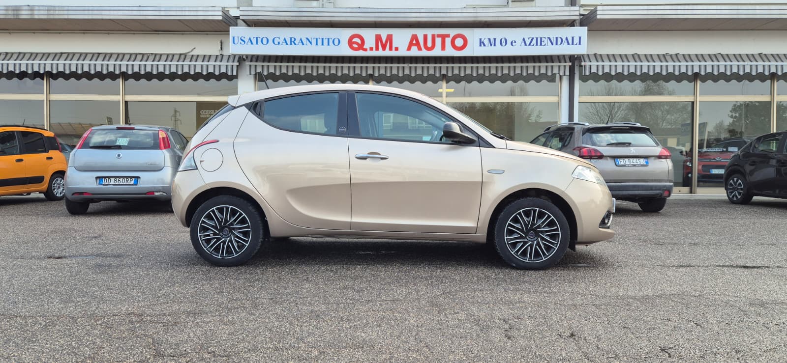Lancia Ypsilon 1.0 Hybrid Ecochic Gold