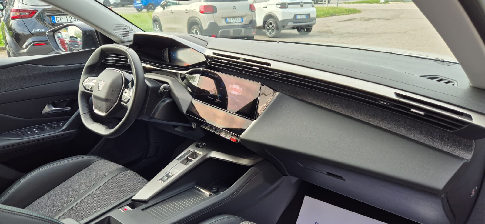 Peugeot 408 Plug-in Hybrid 180 Allure