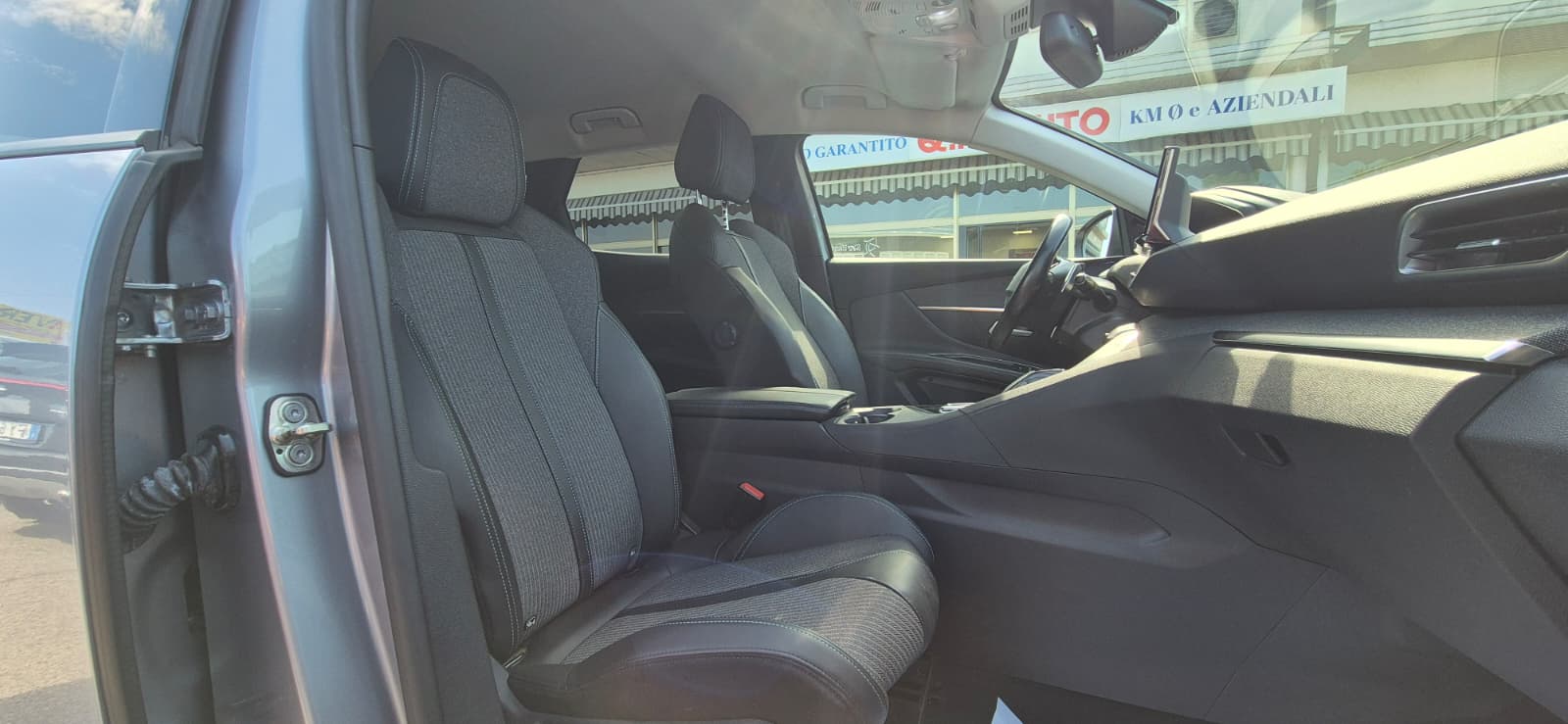 PEUGEOT 3008 PureTech Turbo 130 S&S EAT8 Allure Pack