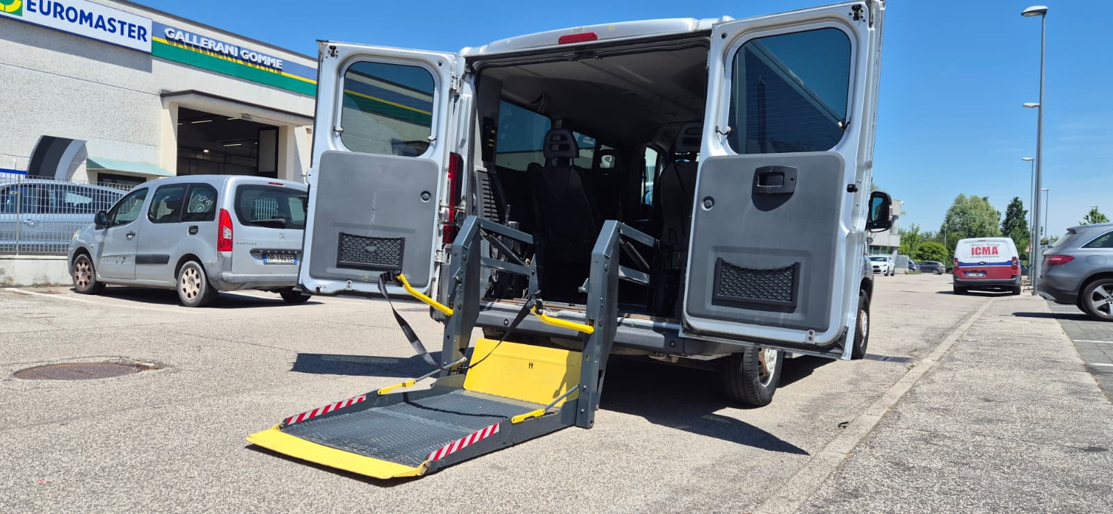FIAT Ducato 30 2.3 MJT PC-TN Panorama – PEDANA PER TRASPORTO DISABILI
