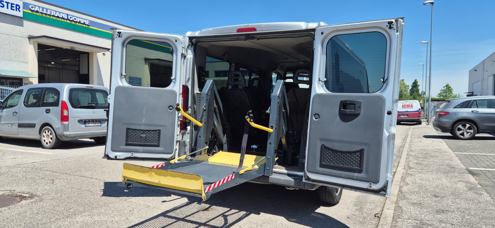 FIAT Ducato 30 2.3 MJT PC-TN Panorama – PEDANA PER TRASPORTO DISABILI