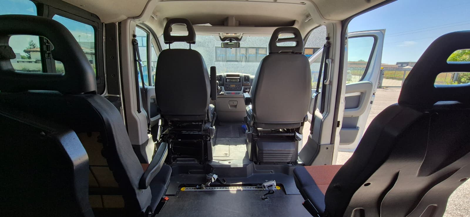 FIAT Ducato 30 2.3 MJT PC-TN Panorama – PEDANA PER TRASPORTO DISABILI
