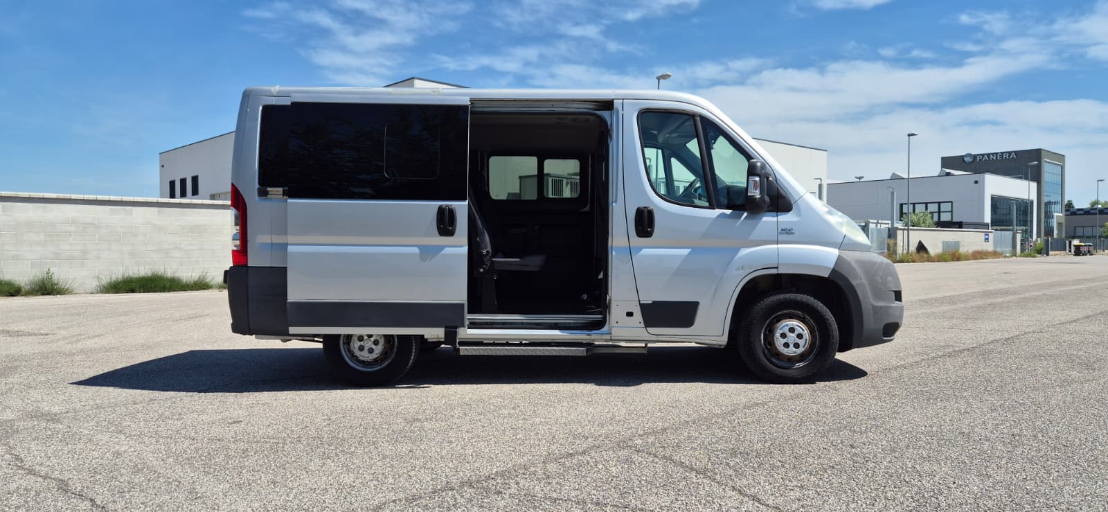 FIAT Ducato 30 2.3 MJT PC-TN Panorama – PEDANA PER TRASPORTO DISABILI